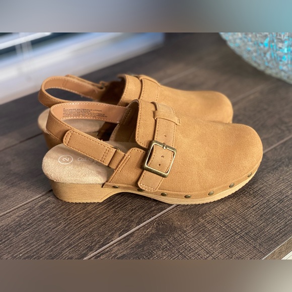 Cat & Jack Cognac Rainey Slip on Clogs - Size 2 - Picture 3 of 12